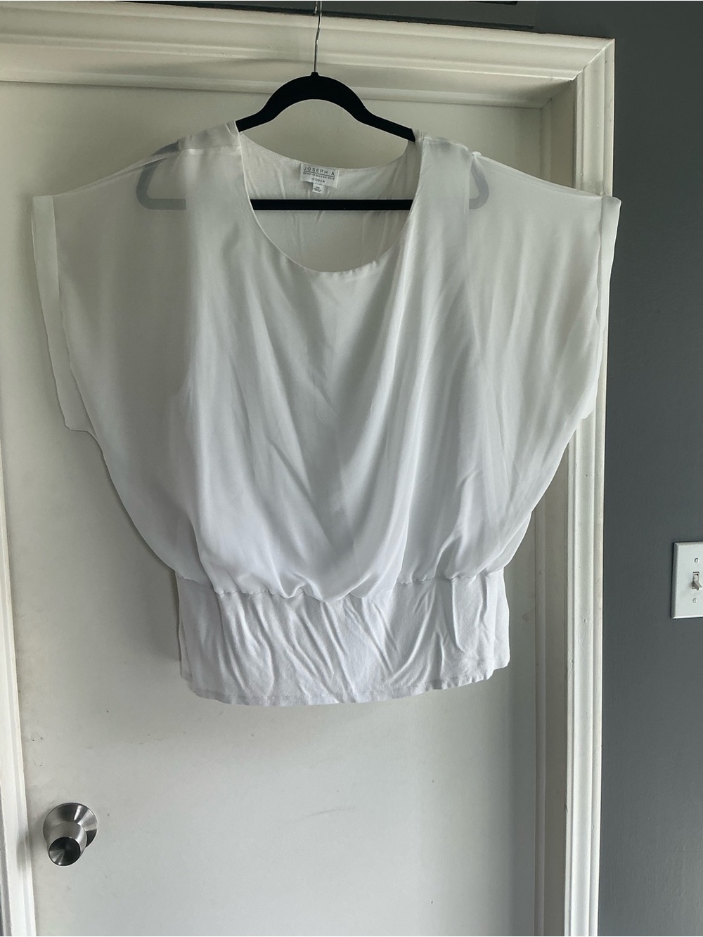 Women’s plus size 2X Classy White top by Joseph A. EC